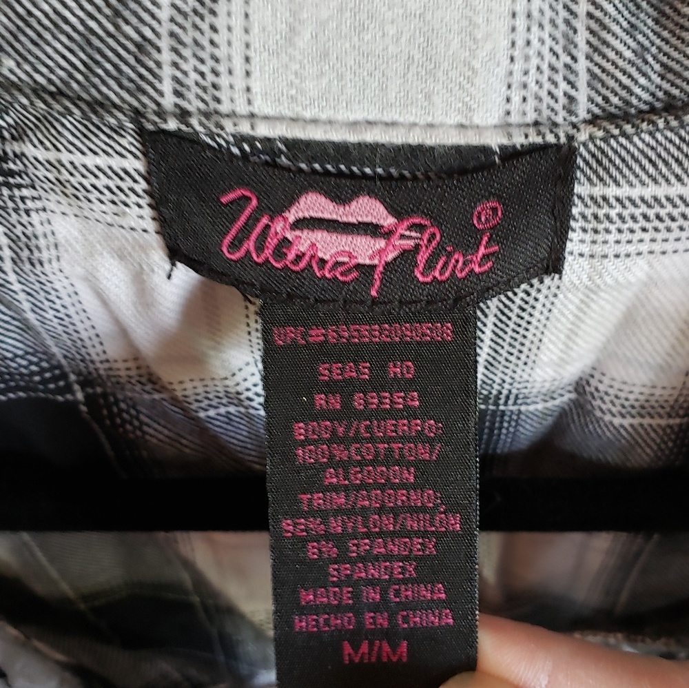 Ultra Flirt size medium black/white plaid lace top - Picture 4 of 4